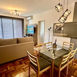 Bonarda - Departamento Con Cochera En Pleno Centro De Apartamento